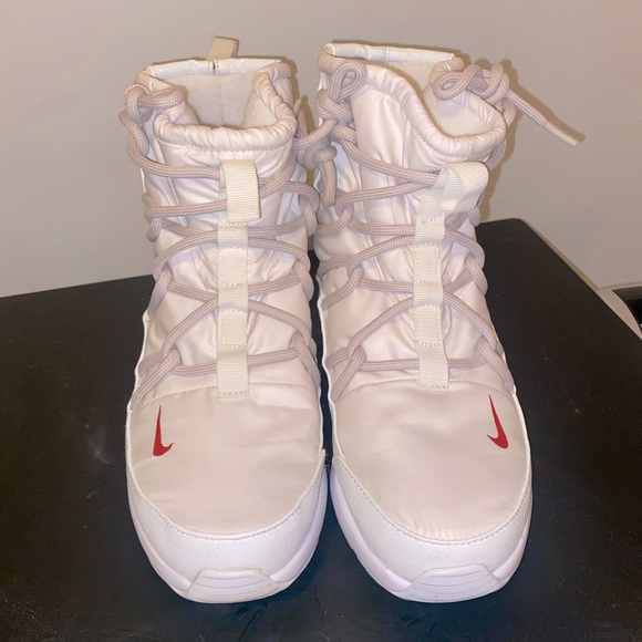 Nike Tanjun High Rise - Picture 2 of 11